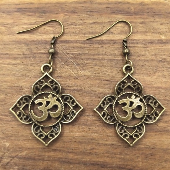 Jewelry - Bronze OM earrings